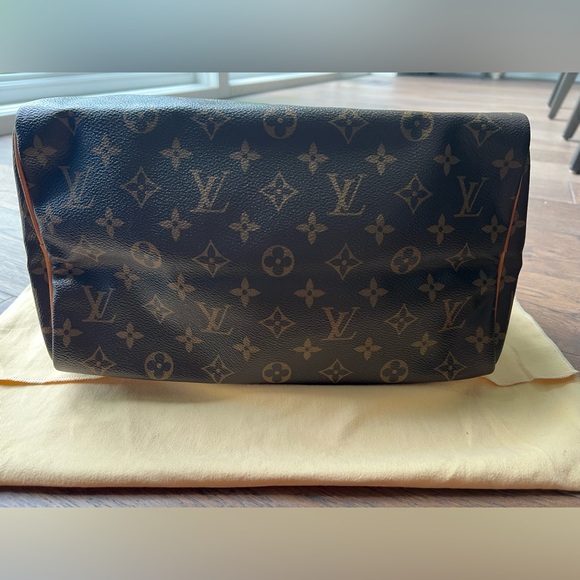 Authentic Vintage Monogram Louis Vuitton Speedy 30 - Picture 2 of 13